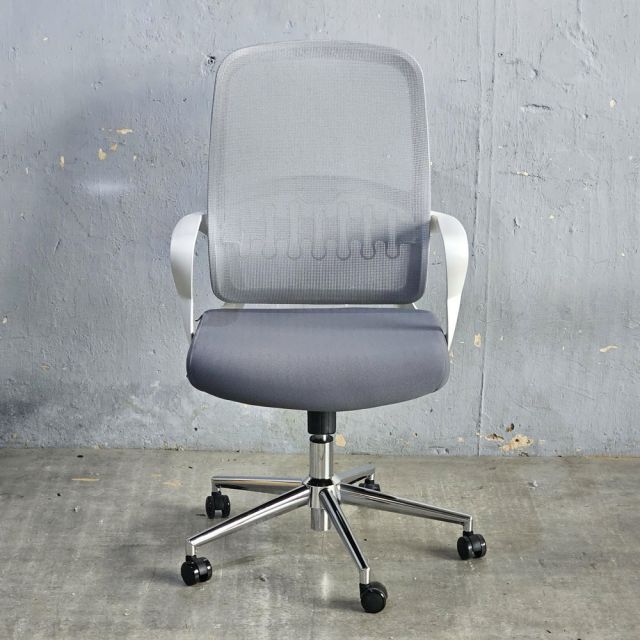 Ghế xoay văn phòng lưng lưới nệm bọc vải GAK824