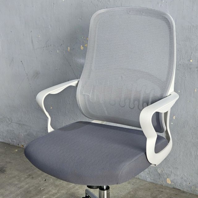 Ghế xoay văn phòng lưng lưới nệm bọc vải GAK824