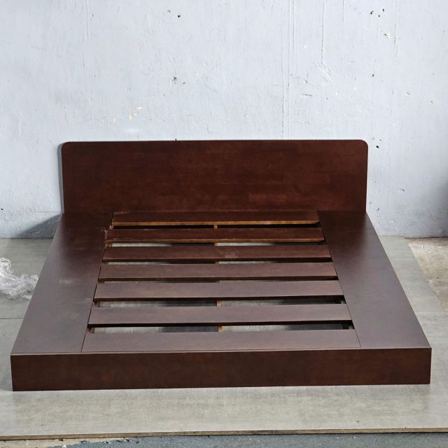 Giường ngủ bo viền gỗ cao su khung sắt lắp ráp GN68030