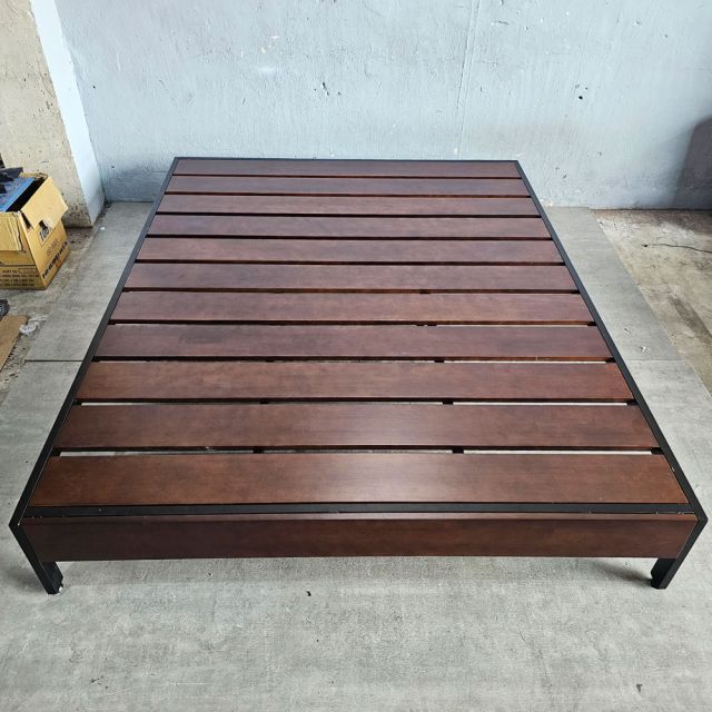 Giường ngủ đôi đơn giản gỗ cao su 160x200cm GN68034