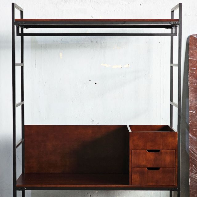 Kệ treo quần áo 140x50x200cm gỗ cao su TQA68078