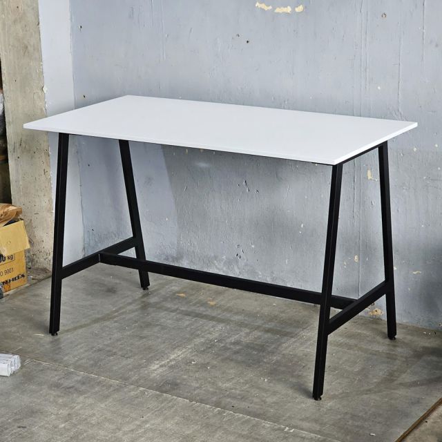 Bàn đứng 160x80x105cm gỗ cao su STD68050