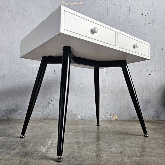 Bàn có ngăn kéo 80x60cm gỗ cao su chân CONE BD68169