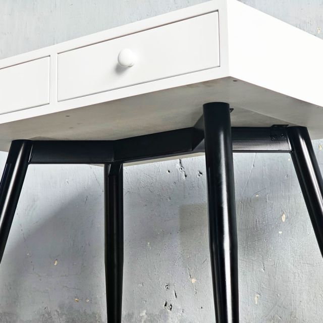 Bàn có ngăn kéo 80x60cm gỗ cao su chân CONE BD68169