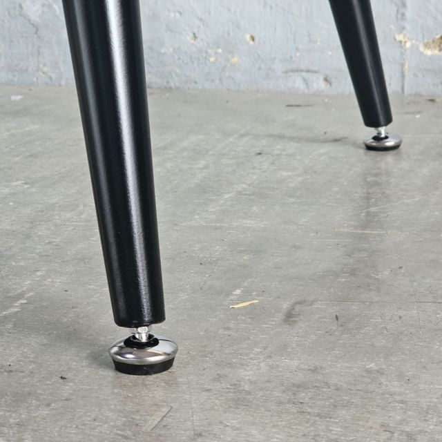 Bàn có ngăn kéo 80x60cm gỗ cao su chân CONE BD68169