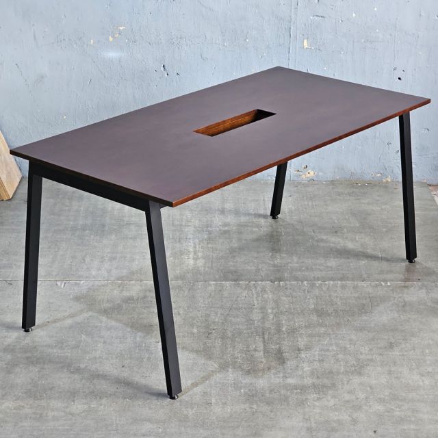 Bàn họp nhỏ 160x80cm gỗ cao su hệ Aton HBAT028