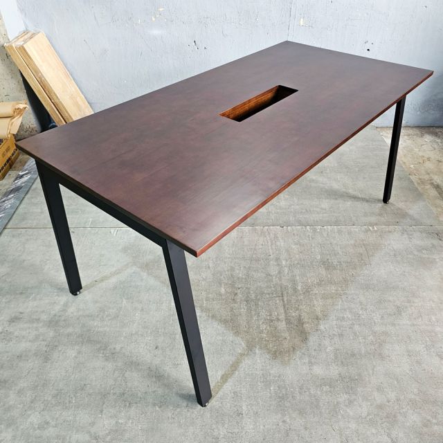 Bàn họp nhỏ 160x80cm gỗ cao su hệ Aton HBAT028