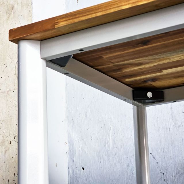 Bàn làm việc 140x60cm gỗ tràm hệ Oval HBOV052