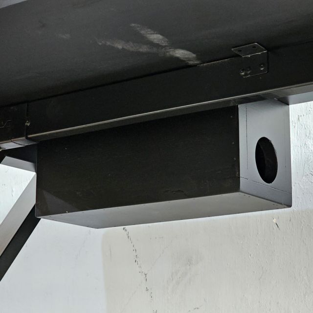 Bàn làm việc có hộp điện 200x70cm gỗ tràm ZD031