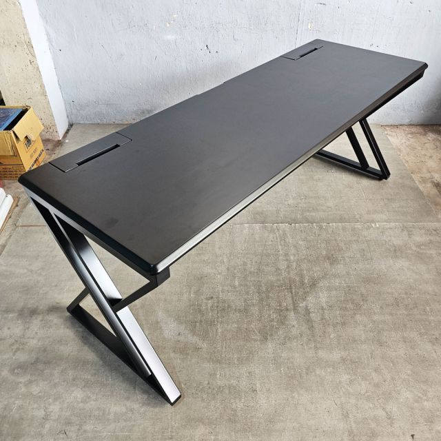 Bàn làm việc có hộp điện 200x70cm gỗ tràm ZD031