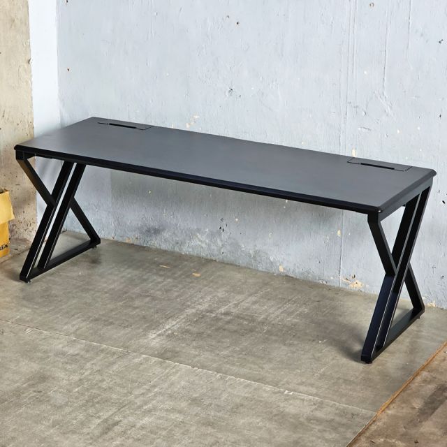 Bàn làm việc có hộp điện 200x70cm gỗ tràm ZD031