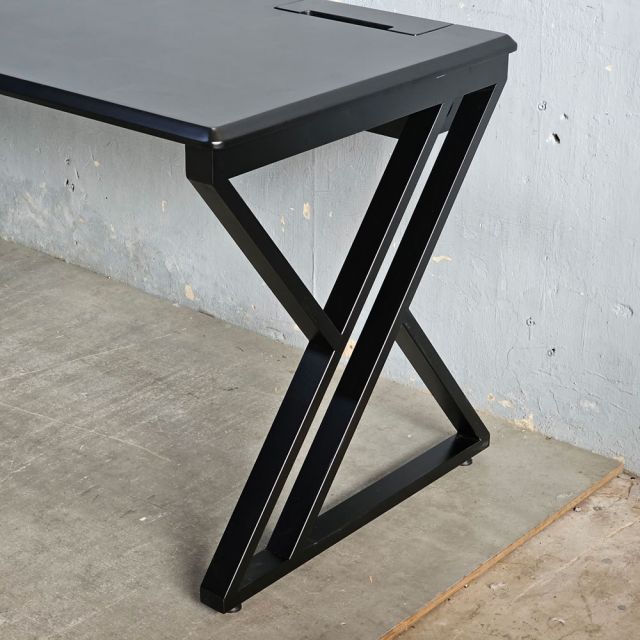 Bàn làm việc có hộp điện 200x70cm gỗ tràm ZD031