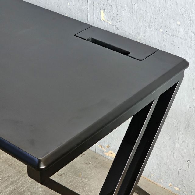 Bàn làm việc có hộp điện 200x70cm gỗ tràm ZD031