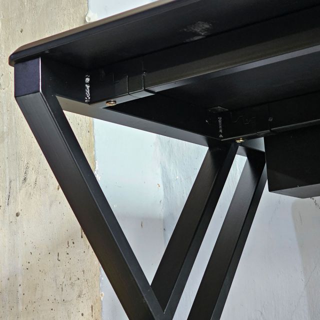 Bàn làm việc có hộp điện 200x70cm gỗ tràm ZD031