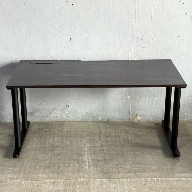 Bàn làm việc có hộp điện 160x80cm gỗ tràm hệ TIO HBTO050