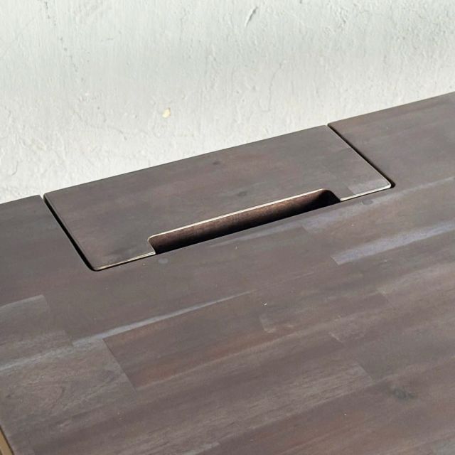 Bàn làm việc có hộp điện 160x80cm gỗ tràm hệ TIO HBTO050