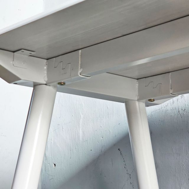 Bàn làm việc có hộc điện 140x60cm gỗ cao su hệ CONE HBCO079