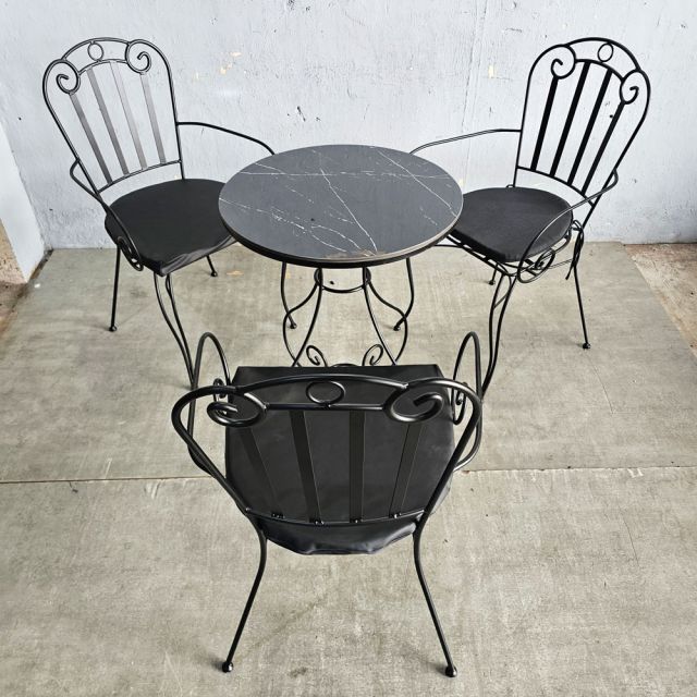 Combo bàn tròn mặt caremic và 3 ghế sắt CBCF352