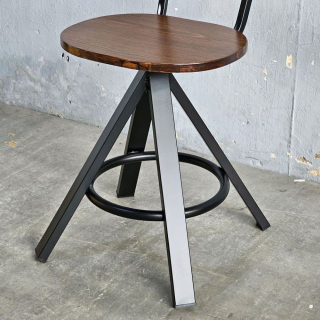 Ghế cafe gỗ chân sắt có lưng tựa
