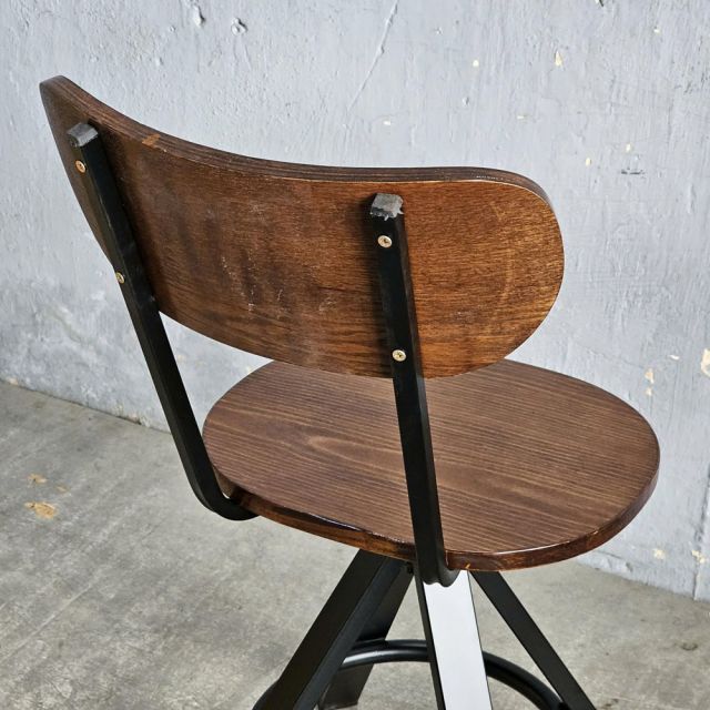 Ghế cafe gỗ chân sắt có lưng tựa