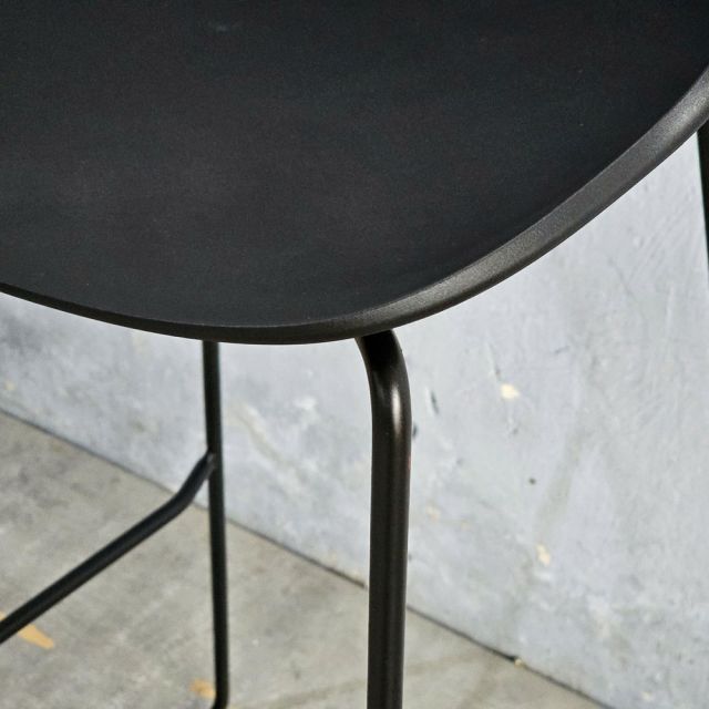 Ghế bar VERTI lưng nhựa chân sắt ST3031B