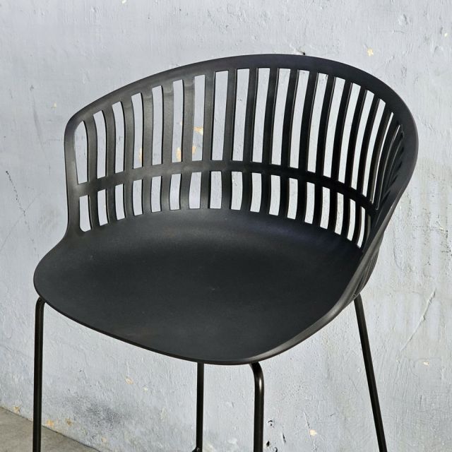 Ghế bar VERTI lưng nhựa chân sắt ST3031B