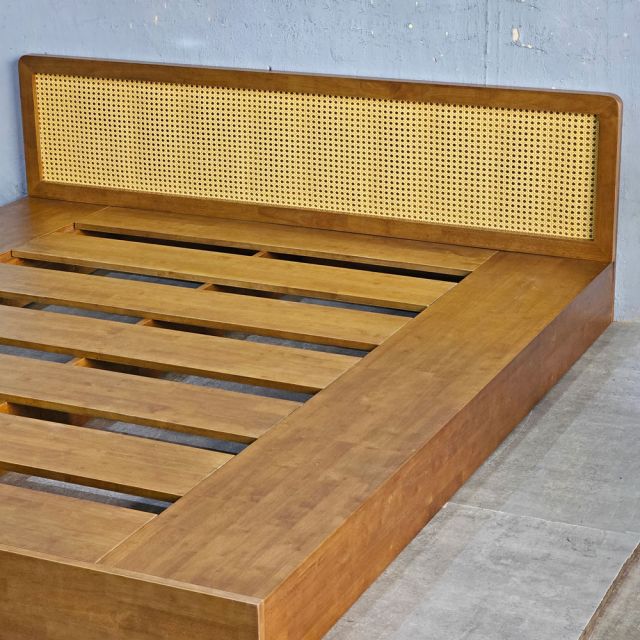 Giường ngủ 180x203x60cm gỗ cao su GN68055