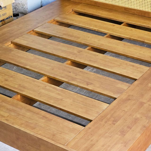 Giường ngủ 180x203x60cm gỗ cao su GN68055