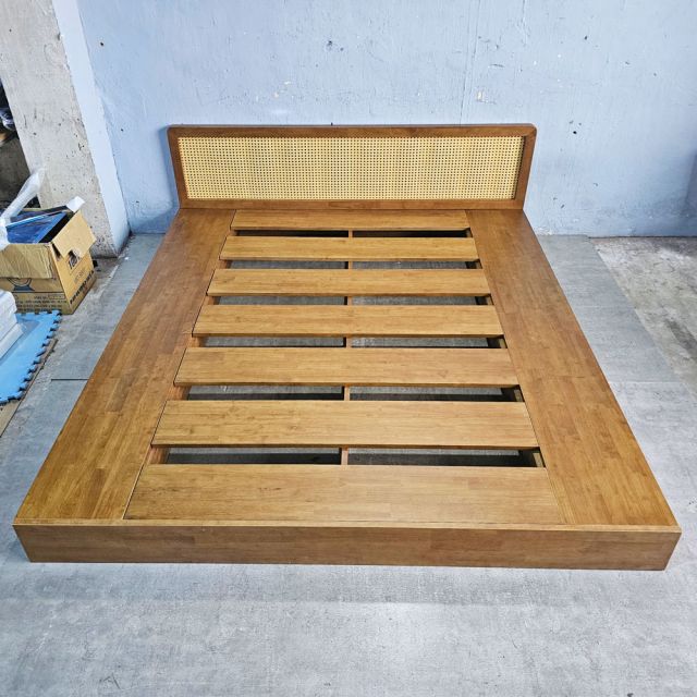 Giường ngủ 180x203x60cm gỗ cao su GN68055