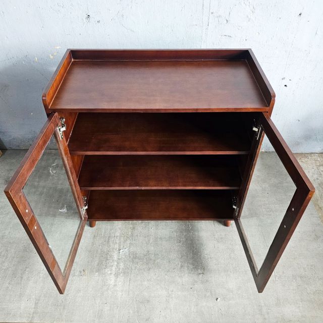 Tủ để đồ cửa kính 90x45x80cm gỗ cao su KTB68245