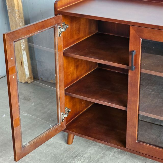 Tủ để đồ cửa kính 90x45x80cm gỗ cao su KTB68245