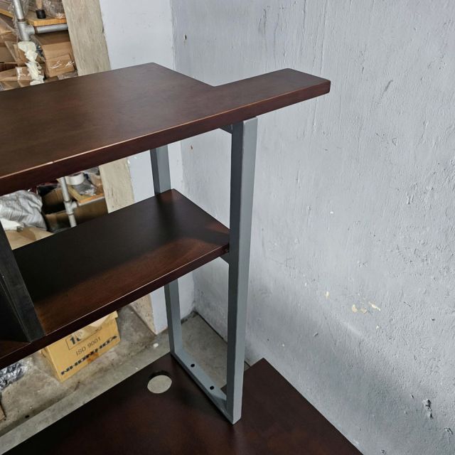 Bàn làm việc góc L 140x50x75cm gỗ cao su khung sắt CD68043