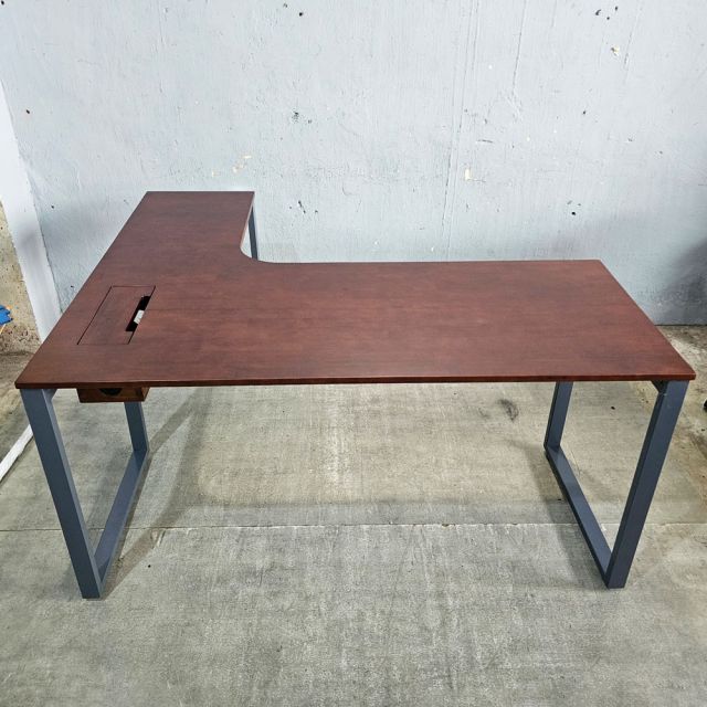 Bàn góc L có hộp điện 150x120cm gỗ cao su ZD034