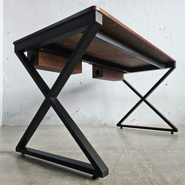 Bàn làm việc có hộp điện 140x70cm gỗ cao su hệ XConcept HBXC060