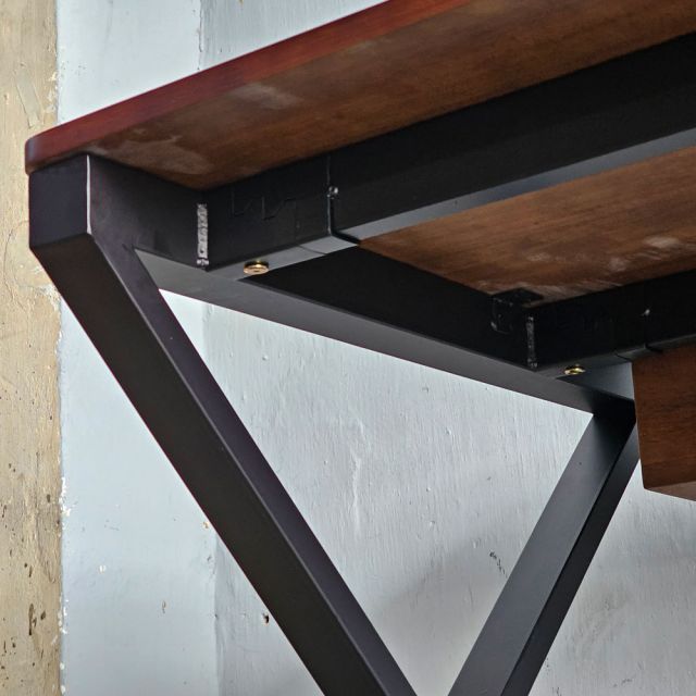 Bàn làm việc có hộp điện 140x70cm gỗ cao su hệ XConcept HBXC060