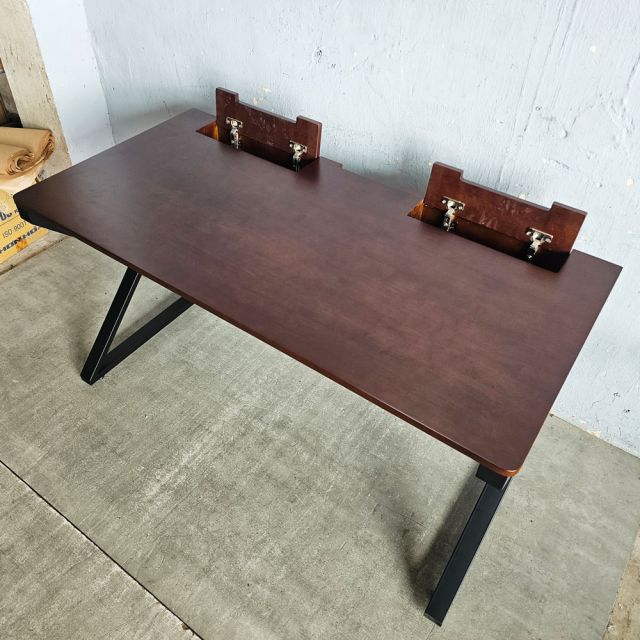 Bàn làm việc có hộp điện 140x70cm gỗ cao su hệ XConcept HBXC060