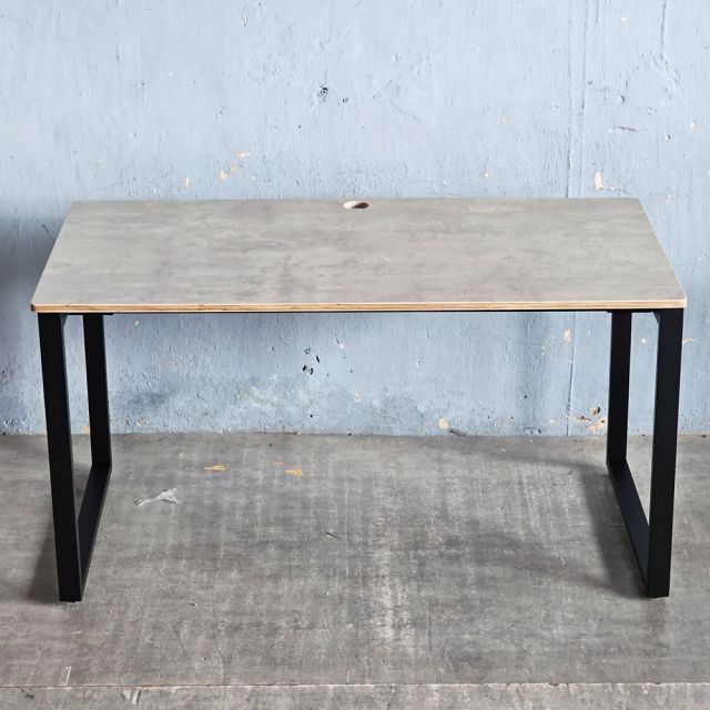 Bàn làm việc 140x70cm gỗ Plywood melamin màu bê tông hệ Rectang HBRT046