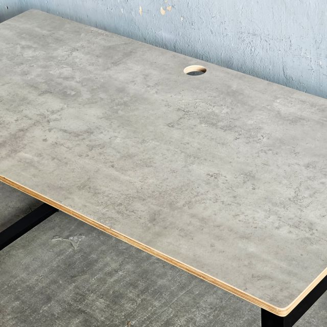 Bàn làm việc 140x70cm gỗ Plywood melamin màu bê tông hệ Rectang HBRT046