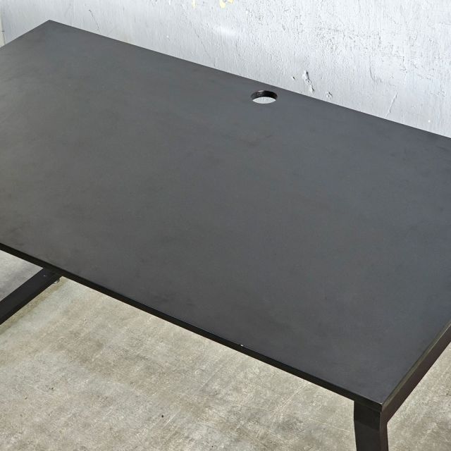 Bàn làm việc 140x80cm gỗ cao su hệ Trapez HBTC052