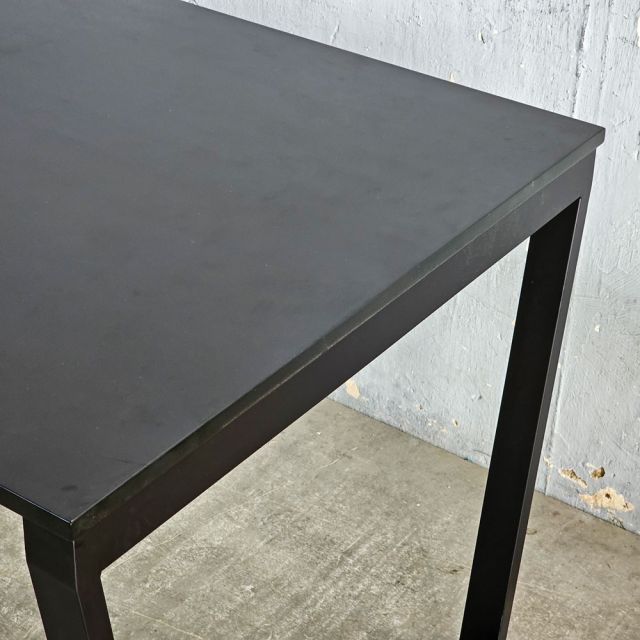 Bàn làm việc 140x80cm gỗ cao su hệ Trapez HBTC052