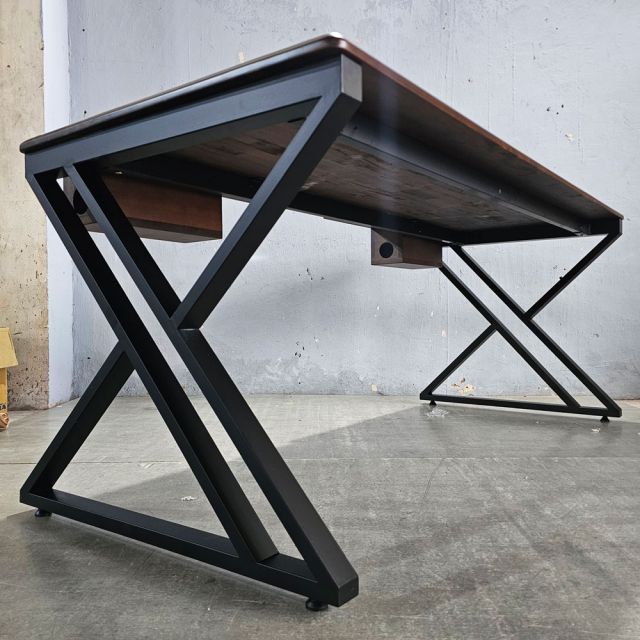 Bàn làm việc có hộp điện 180x80cm gỗ tràm ZD033