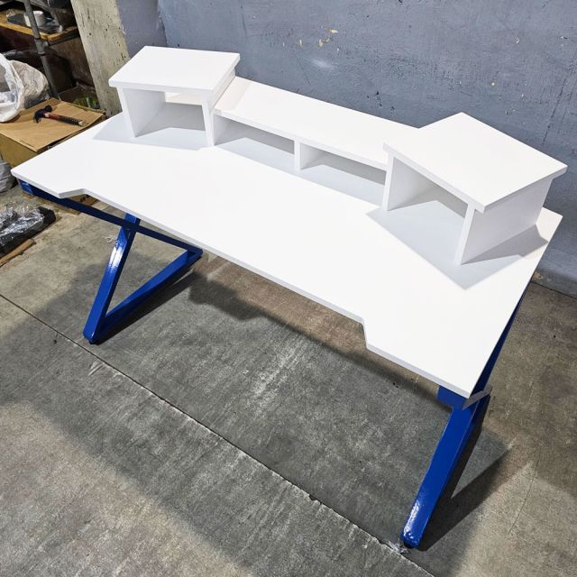 Bàn Studio 130x60cm gỗ cao su SD68035