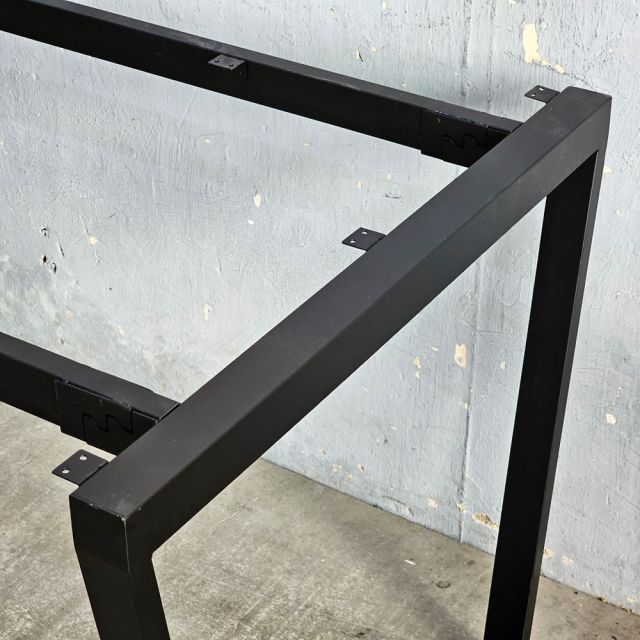 Chân bàn sắt hệ Trapez Concept 140x80 lắp ráp HCTC006