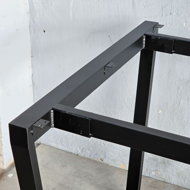 Chân bàn sắt hệ Trapez Concept 140x80 lắp ráp HCTC006