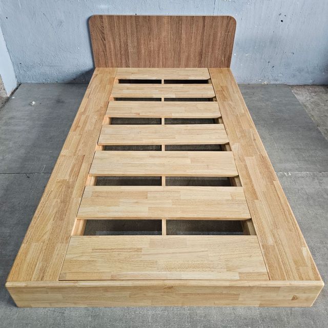Giường ngủ 120x200cm gỗ cao su đầu giường gỗ plywood GN68059