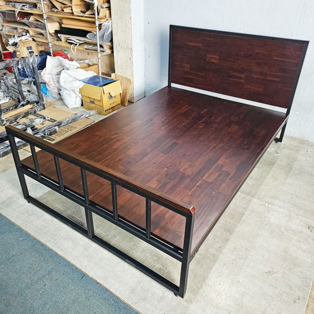 Giường ngủ lắp ráp 140x200cm gỗ tràm GN68058