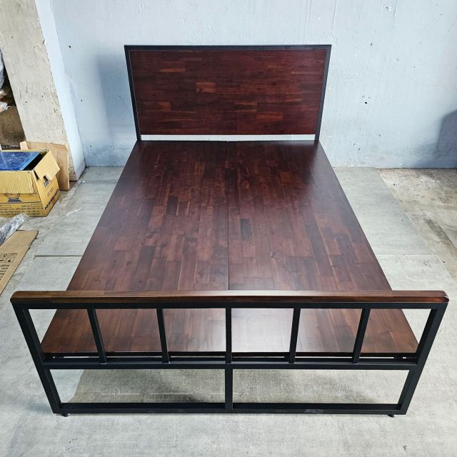 Giường ngủ lắp ráp 140x200cm gỗ tràm GN68058