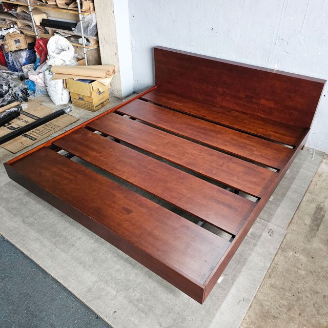 Giường ngủ gỗ cao su khung sắt lắp