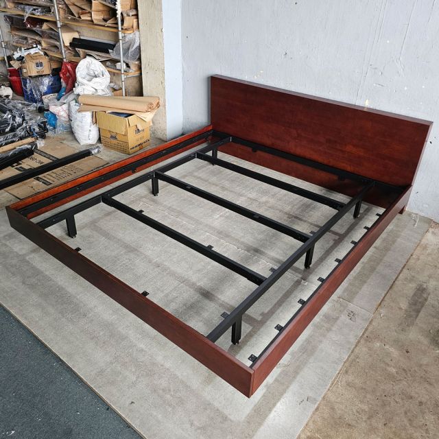 Giường ngủ gỗ cao su khung sắt lắp
