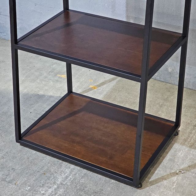 Kệ trang trí hình thang 60x45x150cm gỗ cao su KTT68052